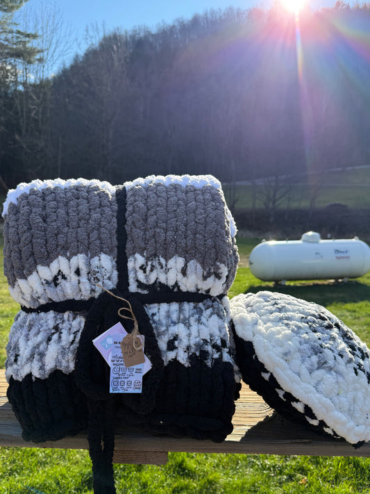 Black and White Blanket with Pillow