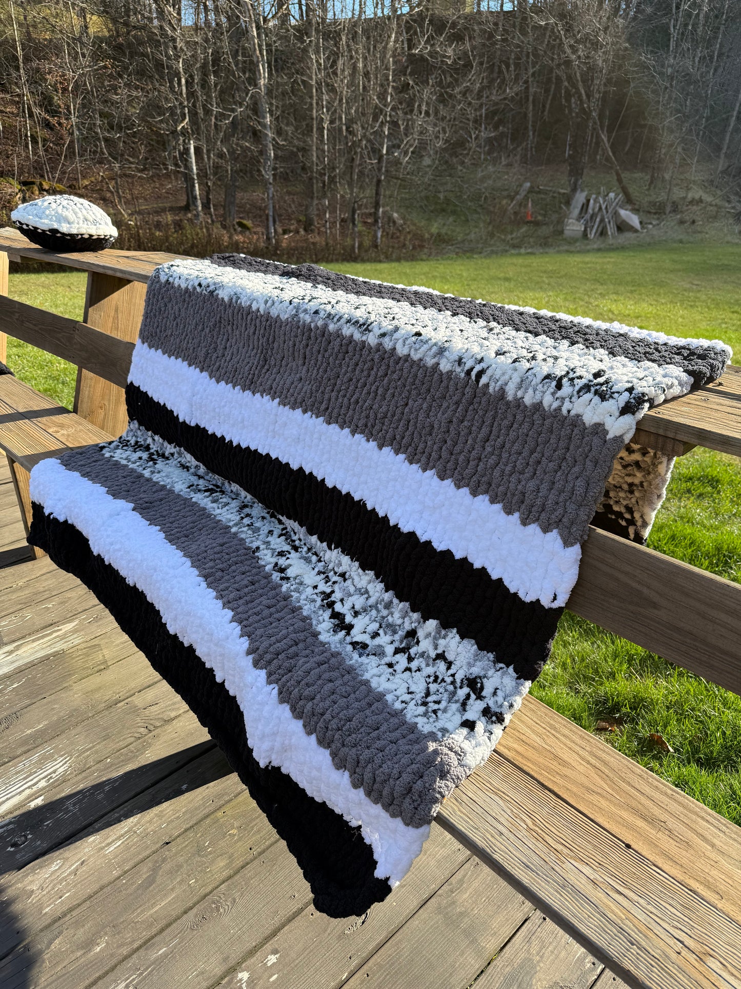 Black and White Blanket with Pillow