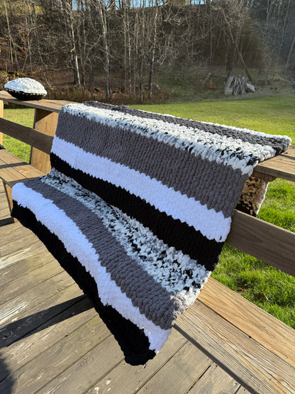 Black and White Blanket with Pillow