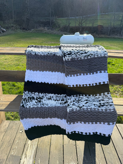 Black and White Blanket with Pillow