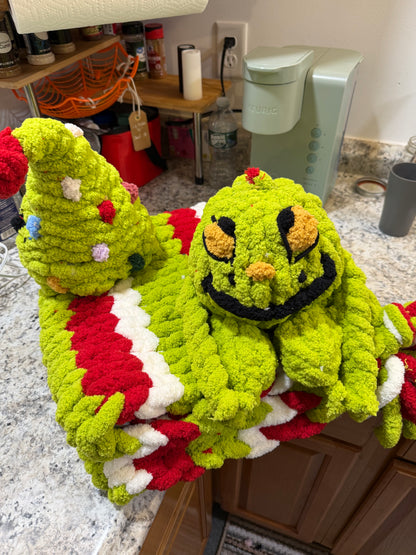 Baby Blanket w Grinch Ttree or Grinch